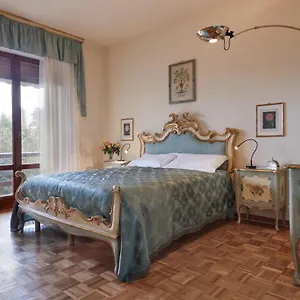  Couette-café Le Balze In Italie